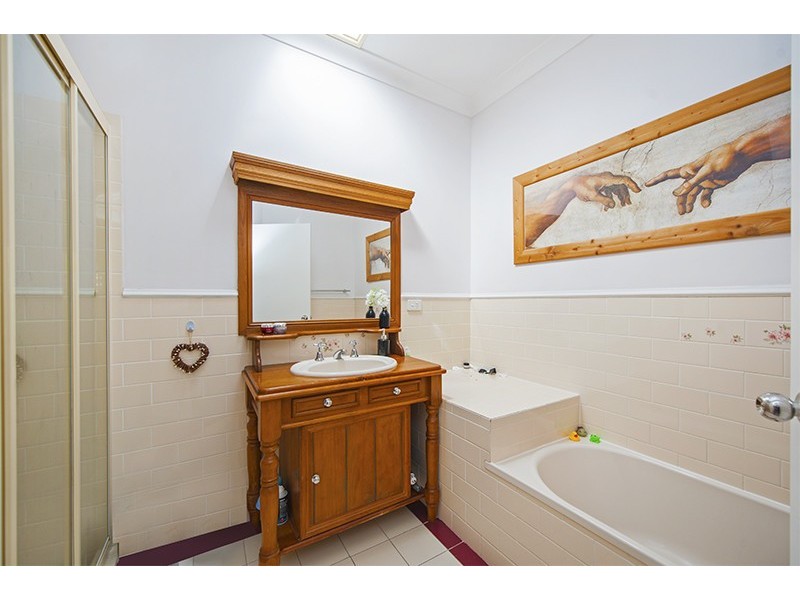 12 Creekview Street, Helensvale QLD 4212
