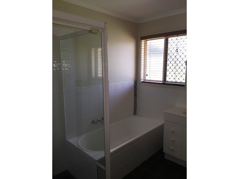 25 Guthrie Parade, Carrara QLD 4211