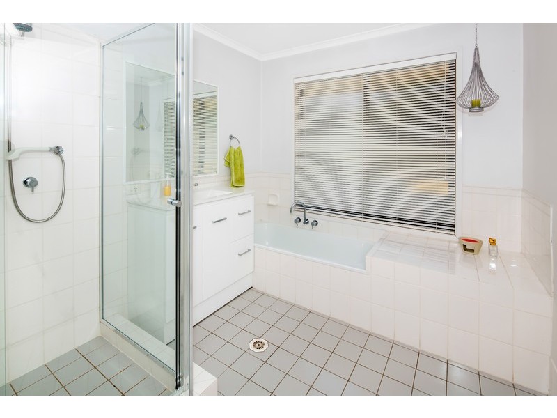 54 Merridown Drive, Merrimac QLD 4226