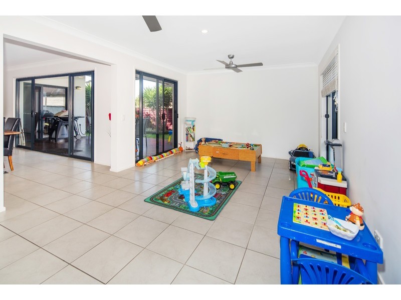 33 Bahkeeta Street, Oxenford QLD 4210