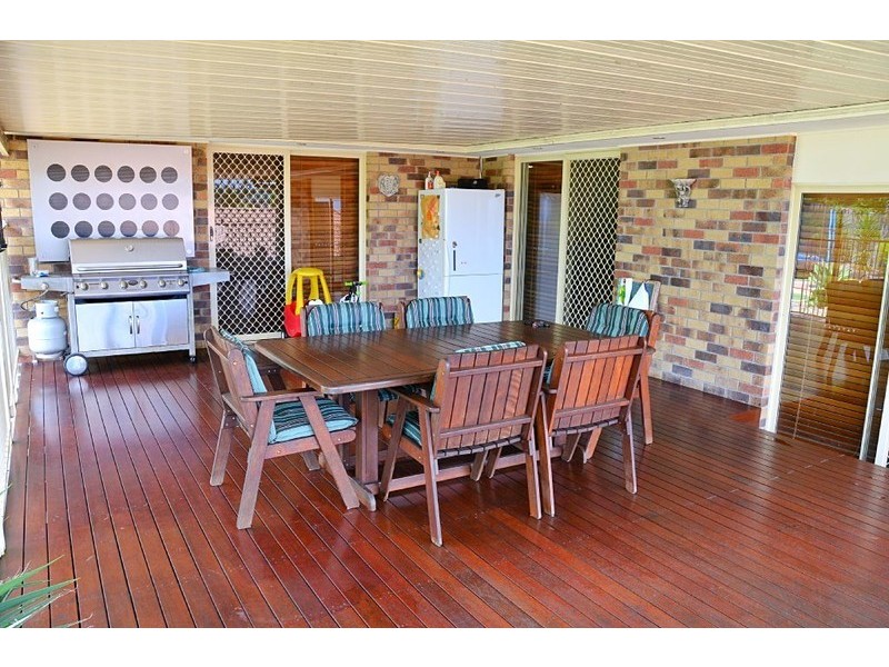 37 Howland Circuit, Pacific Pines QLD 4211