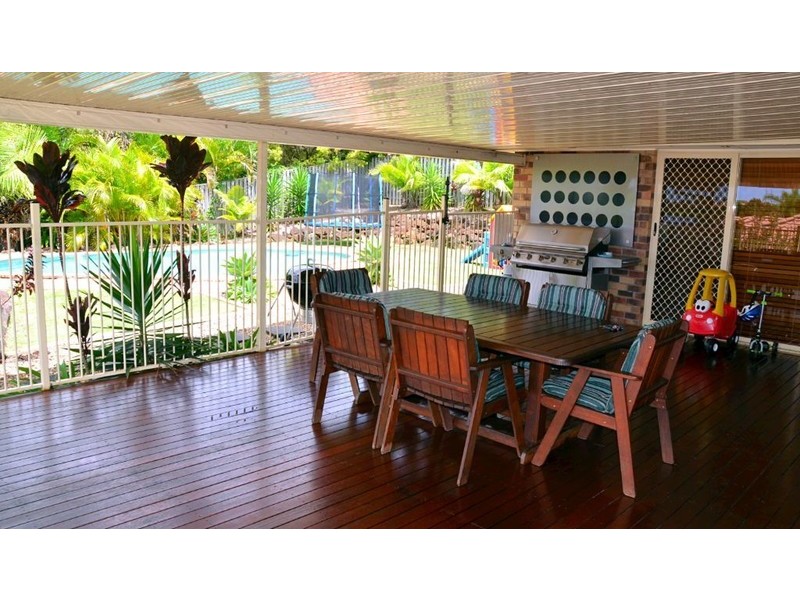 37 Howland Circuit, Pacific Pines QLD 4211