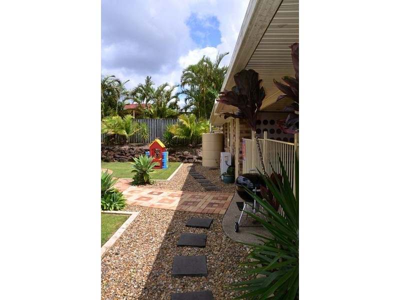 37 Howland Circuit, Pacific Pines QLD 4211