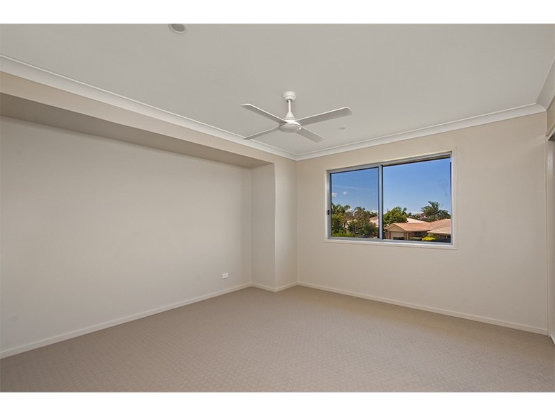 2/13 Cumberland Dve, Varsity Lakes QLD 4227