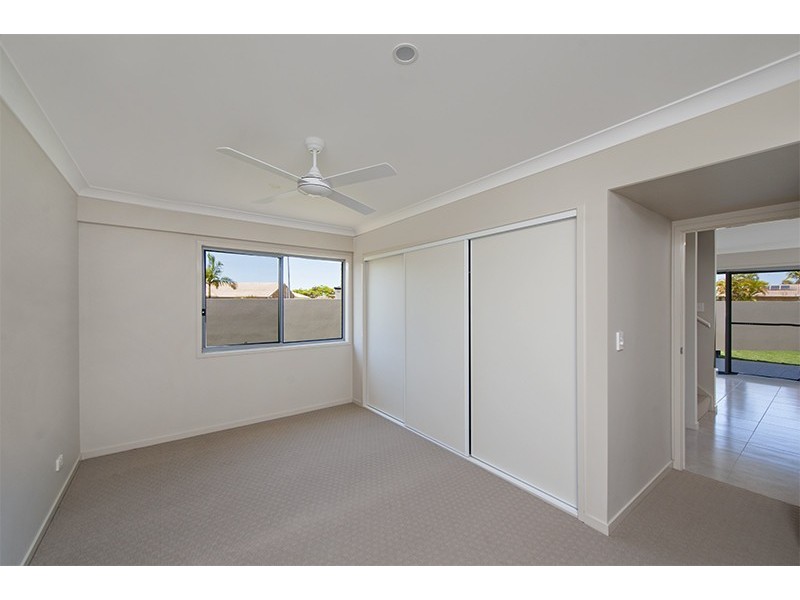 2/13 Cumberland Dve, Varsity Lakes QLD 4227