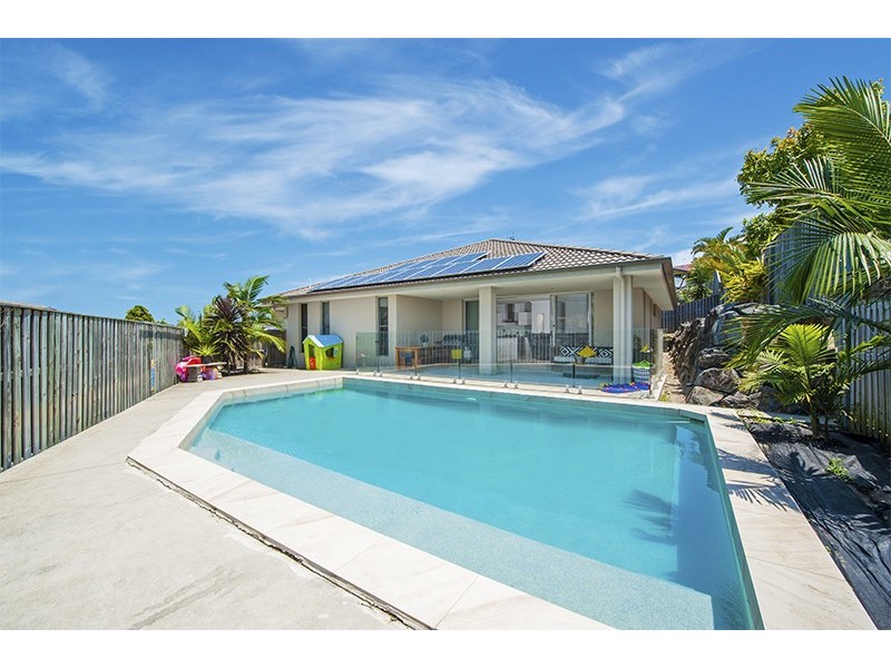 13 Kabi Place, Pacific Pines QLD 4211