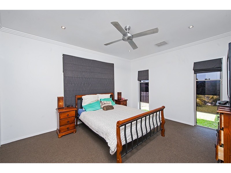 13 Kabi Place, Pacific Pines QLD 4211