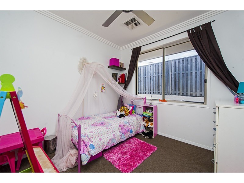 13 Kabi Place, Pacific Pines QLD 4211