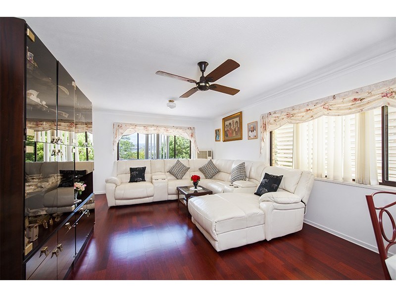 37 Nerang-Broadbeach Road, Nerang QLD 4211