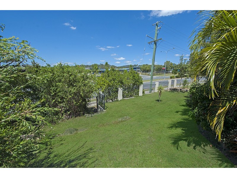 8 Bluefen Crt, Upper Coomera QLD 4209