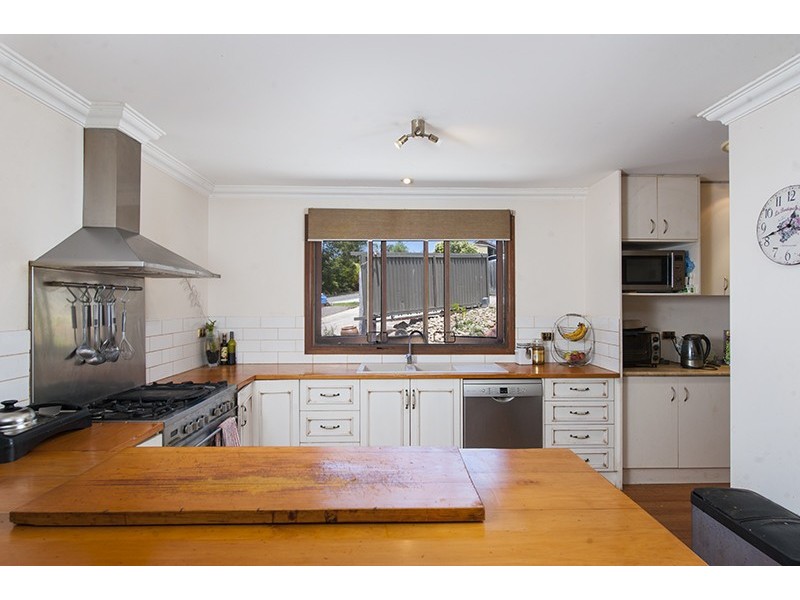 16 Narrabri Court, Gaven QLD 4211