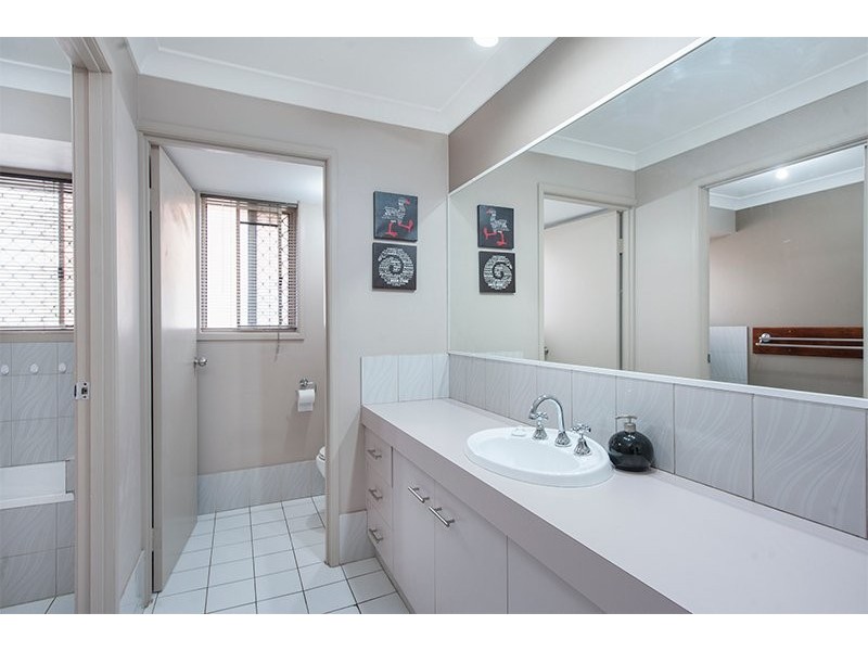 17 Paul Court, Carrara QLD 4211