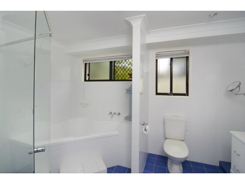 3 Haddon Court, Carrara QLD 4211