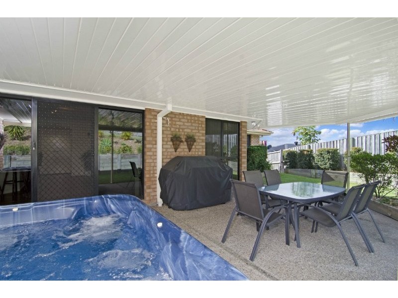20 Hatutu Street, Pacific Pines QLD 4211