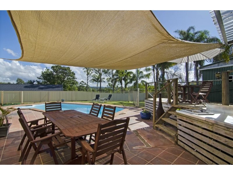 6 Issell Place, Highland Park QLD 4211
