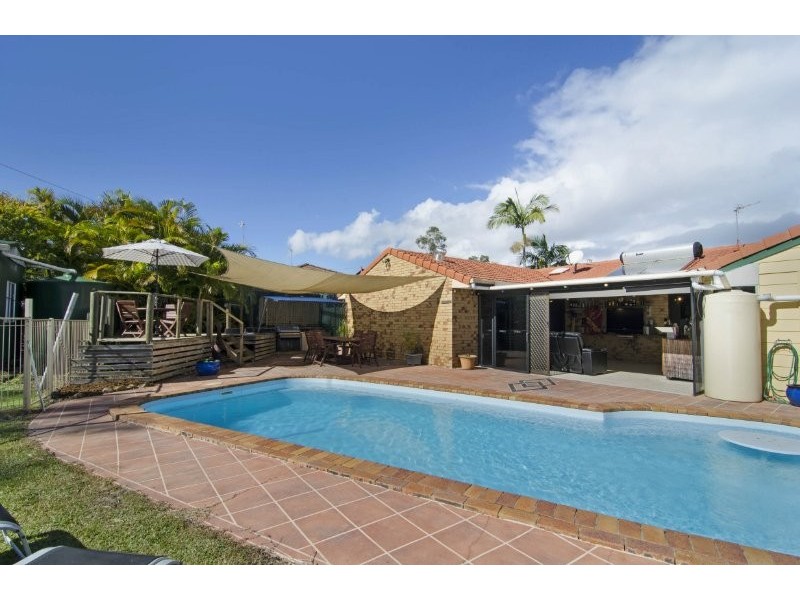 6 Issell Place, Highland Park QLD 4211