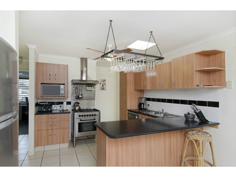 6 Issell Place, Highland Park QLD 4211