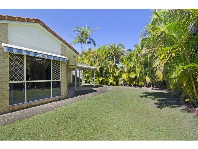 28 Medika street, Runaway Bay QLD 4216