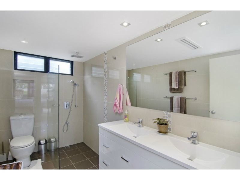 13 Ainsley Avenue, Ashmore QLD 4214