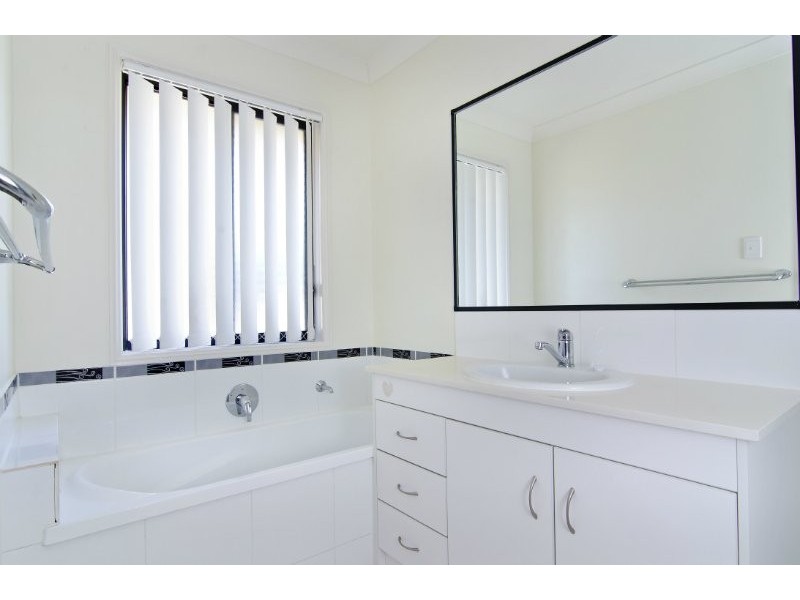 40 Blossom Street, Pimpama QLD 4209