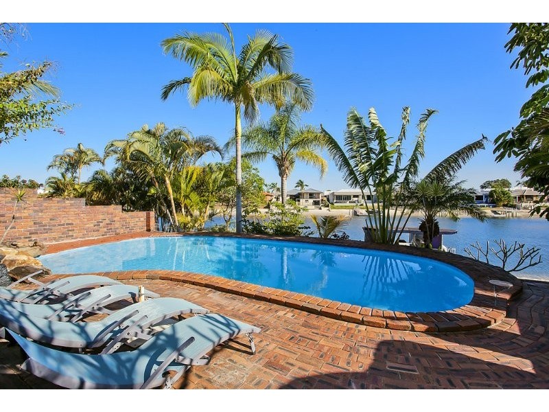 72 Markeri Street, Mermaid Waters QLD 4218