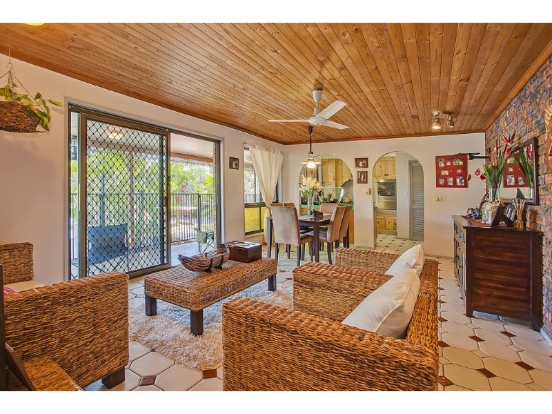 72 Markeri Street, Mermaid Waters QLD 4218