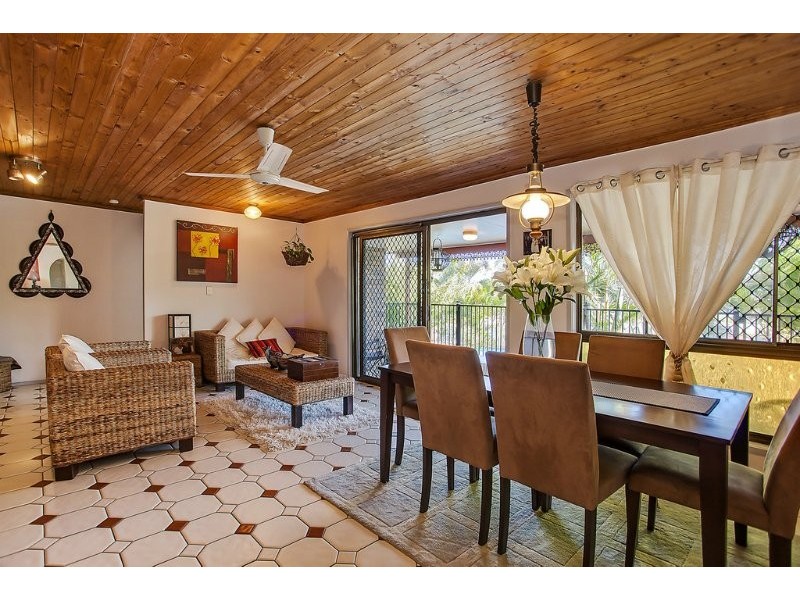 72 Markeri Street, Mermaid Waters QLD 4218