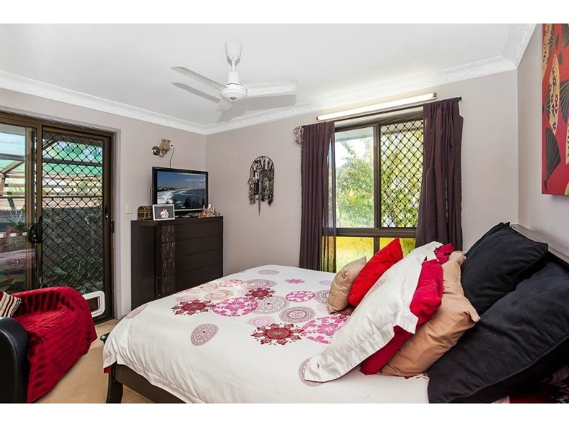 72 Markeri Street, Mermaid Waters QLD 4218