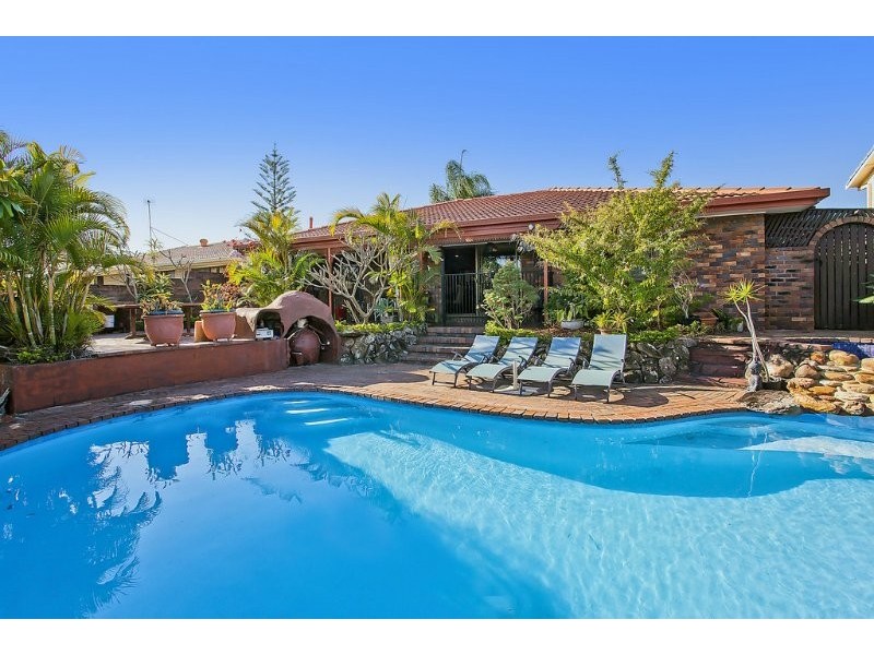 72 Markeri Street, Mermaid Waters QLD 4218