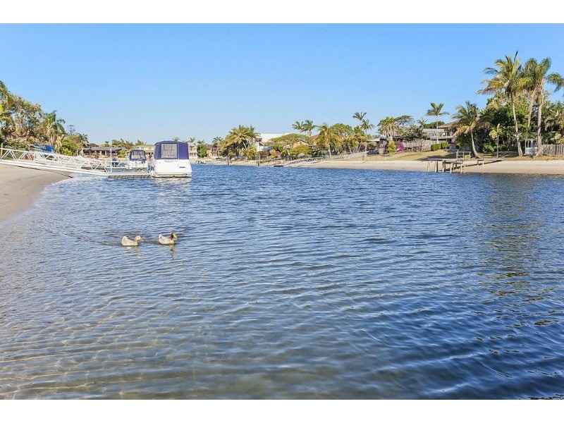 72 Markeri Street, Mermaid Waters QLD 4218