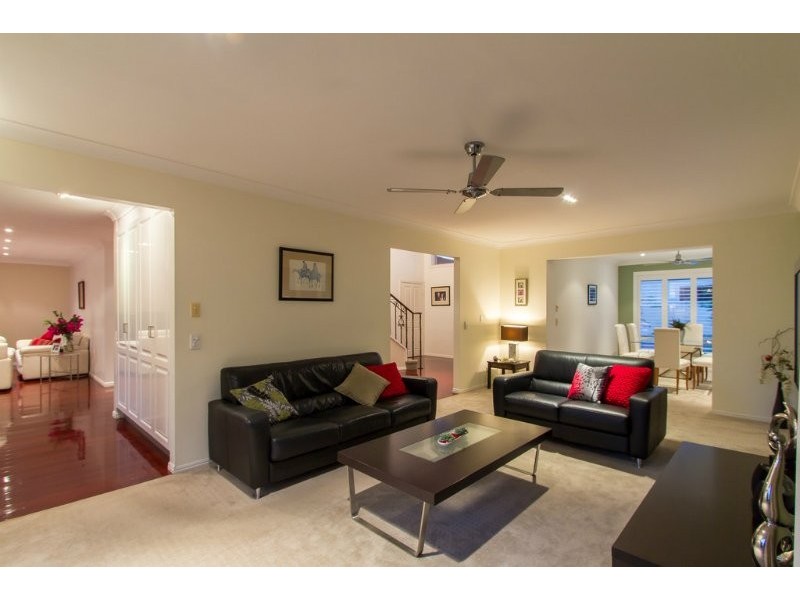 24 Meadowview Drive, Carrara QLD 4211