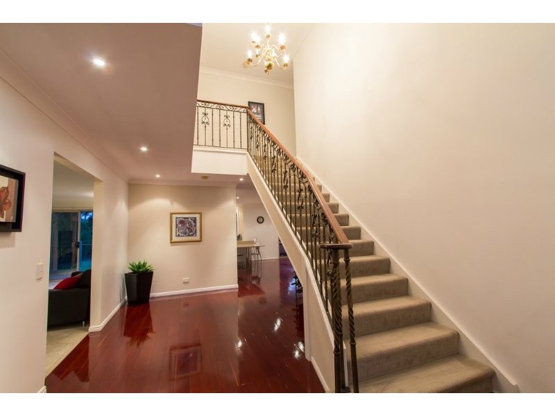 24 Meadowview Drive, Carrara QLD 4211