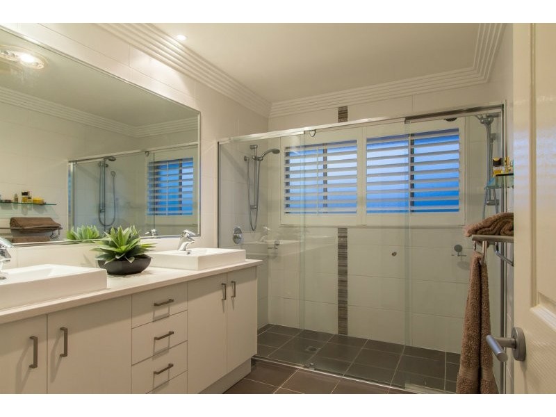 24 Meadowview Drive, Carrara QLD 4211