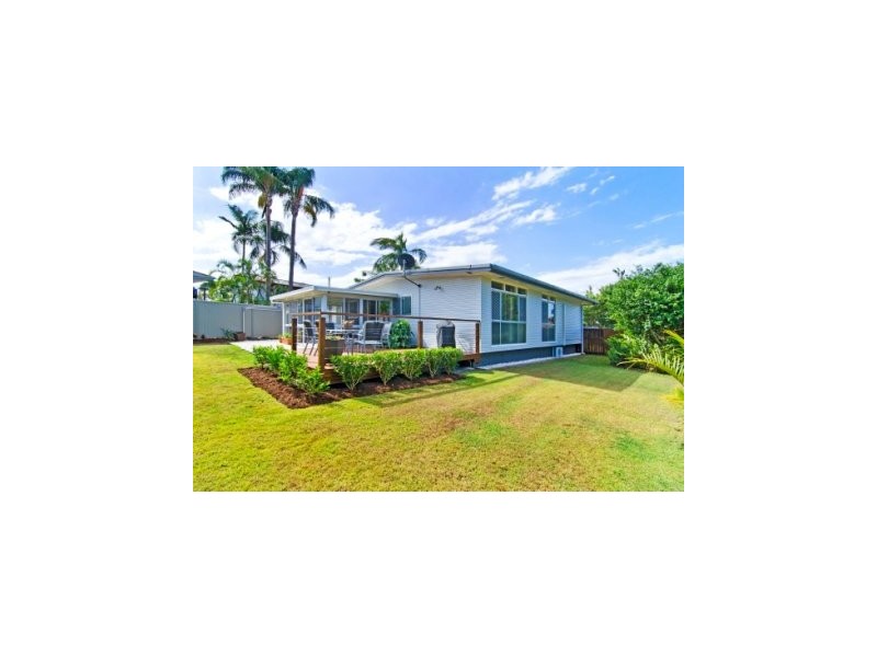 16 Stoke Lane, Labrador QLD 4215