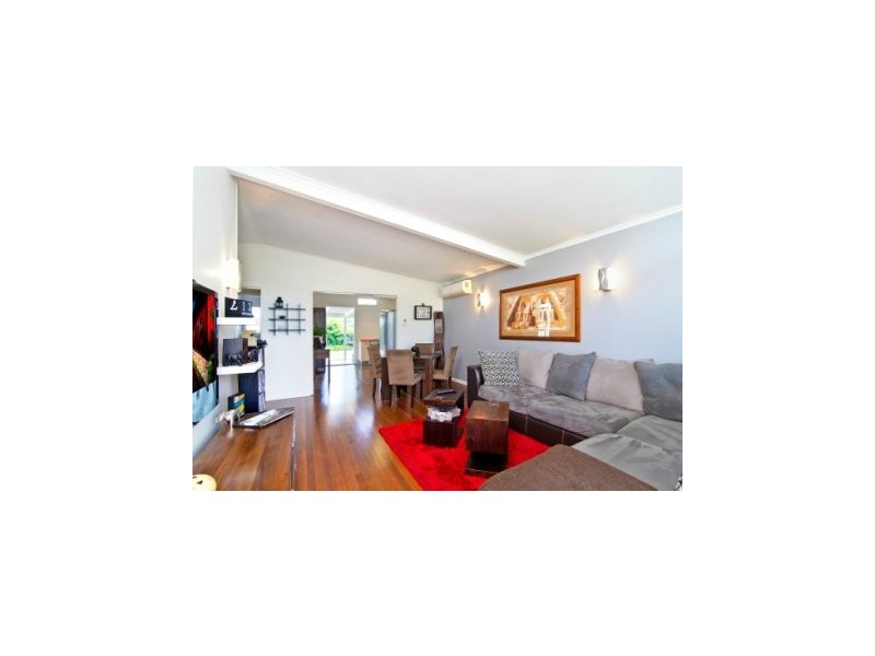 16 Stoke Lane, Labrador QLD 4215