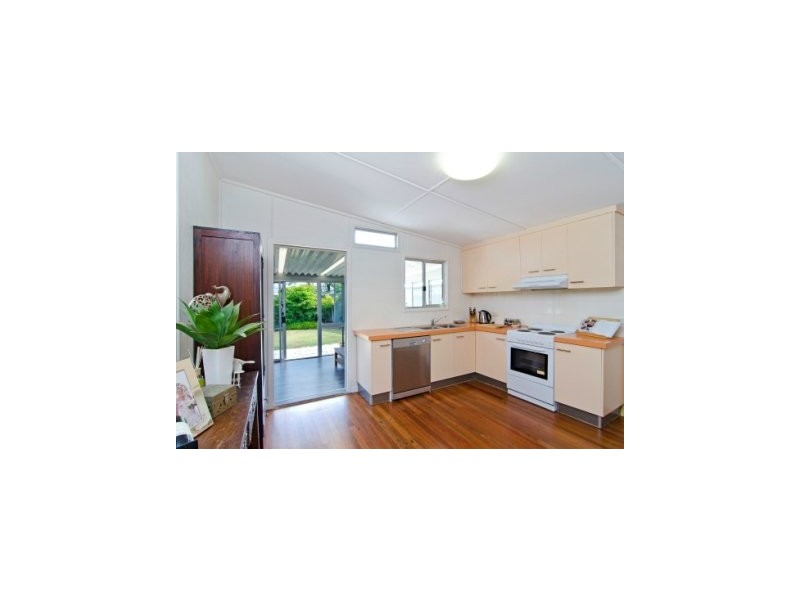16 Stoke Lane, Labrador QLD 4215