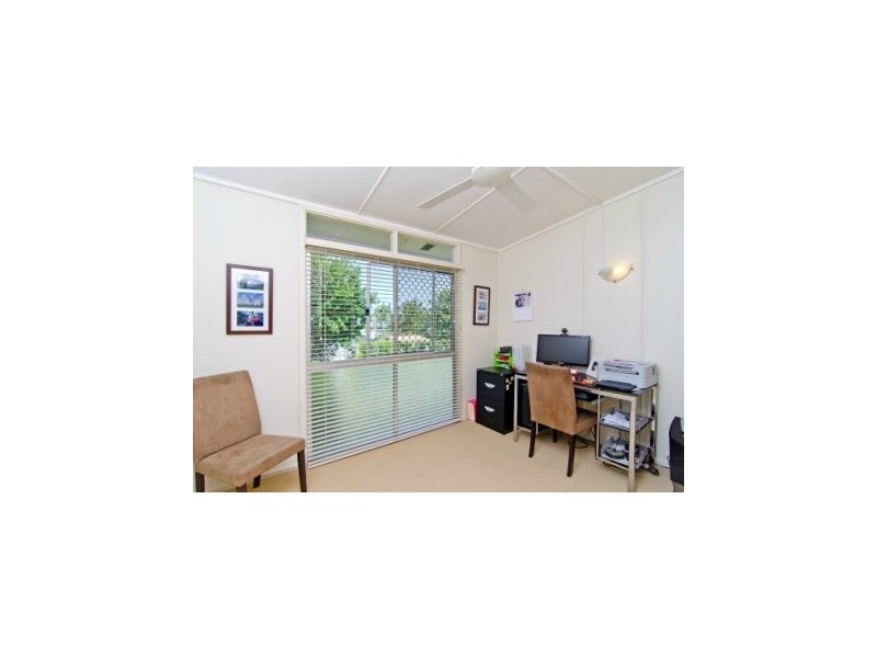 16 Stoke Lane, Labrador QLD 4215