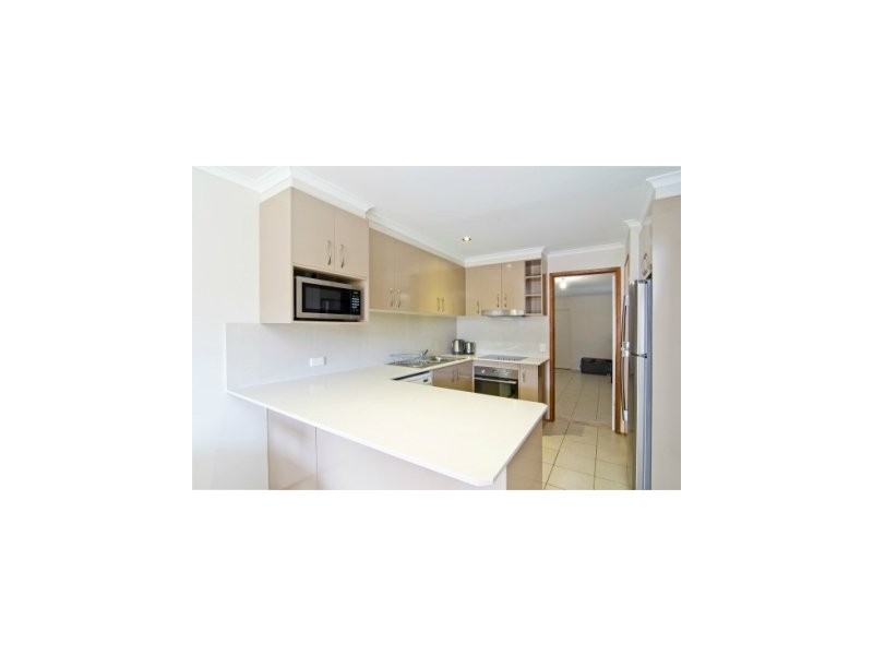 2/4 Echidna Court, Coombabah QLD 4216