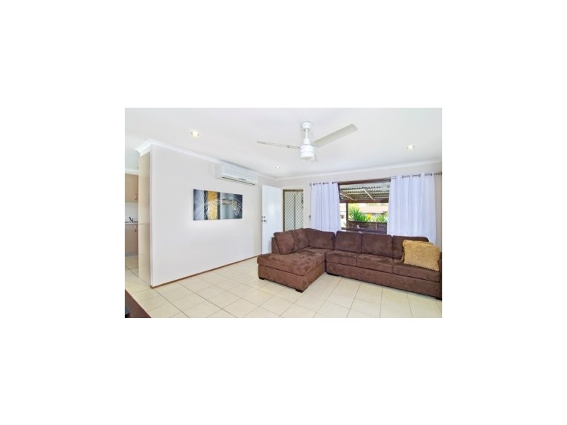 2/4 Echidna Court, Coombabah QLD 4216