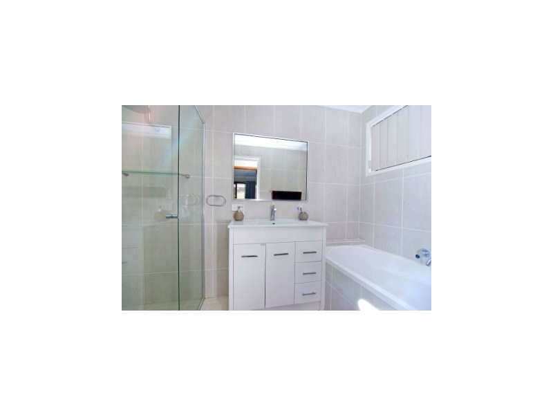 2/4 Echidna Court, Coombabah QLD 4216