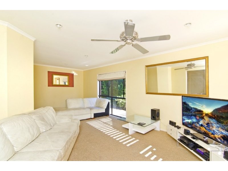 32 Hastings Cres, Carrara QLD 4211