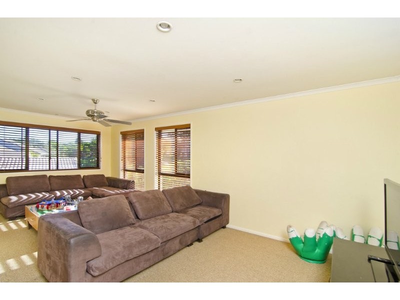 32 Hastings Cres, Carrara QLD 4211