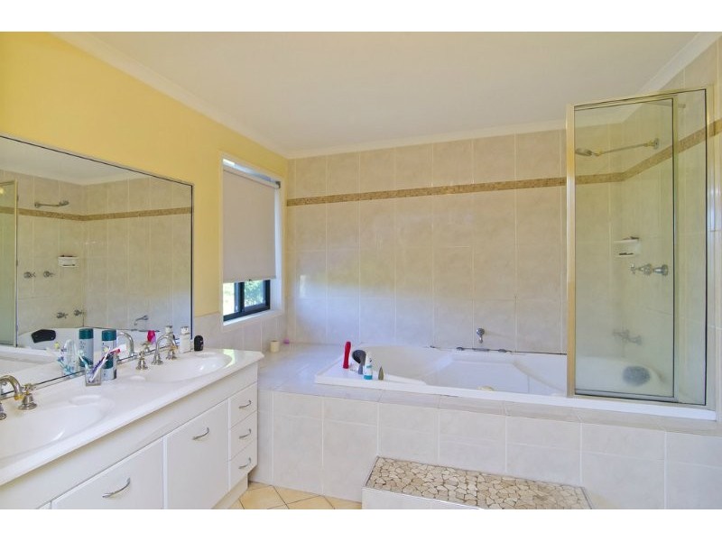 32 Hastings Cres, Carrara QLD 4211