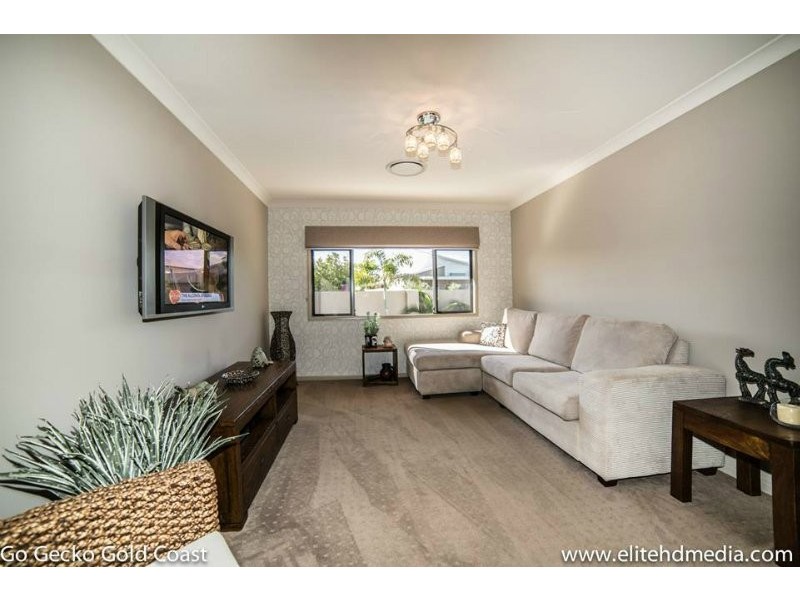 28 Iridium Drive, Hope Island QLD 4212