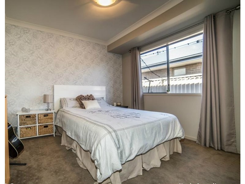 28 Iridium Drive, Hope Island QLD 4212