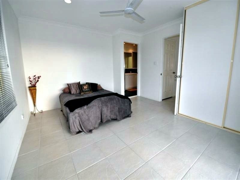 34 Paddington Drive, Carrara QLD 4211