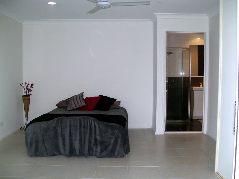 34 Paddington Drive, Carrara QLD 4211