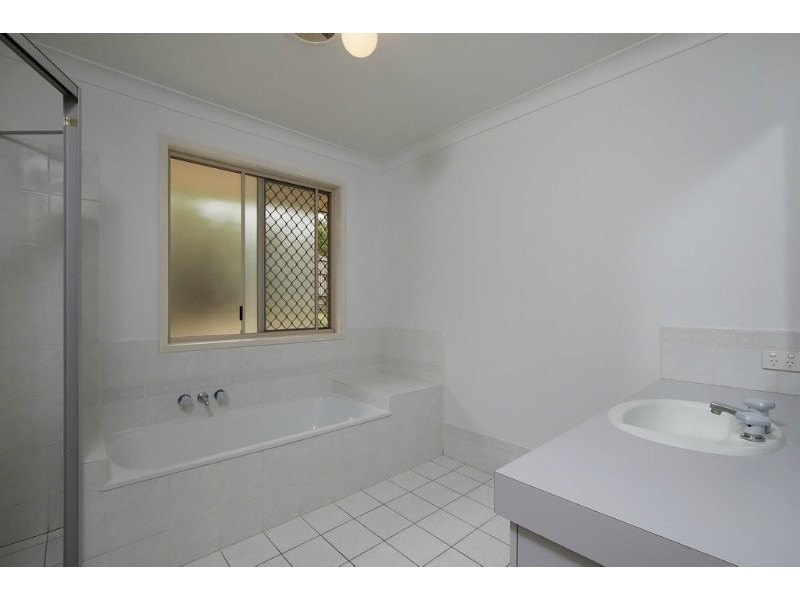 3 Matheson crt, Carrara QLD 4211