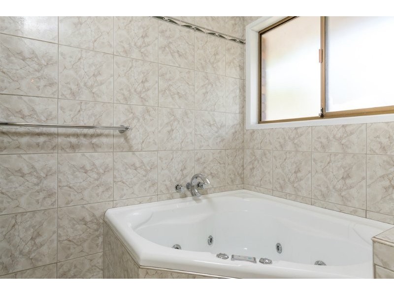 32 Pappas Way, Carrara QLD 4211