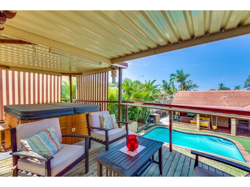 32 Pappas Way, Carrara QLD 4211